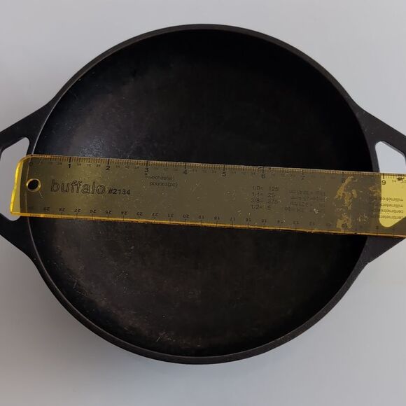 Lodge Cast Iron Wok / Deep Pan Made In US - Picture 7 of 7